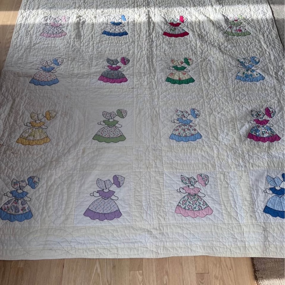 Vintage Sunbonnet Sue Quilt - Hand Appliquéd - 86" x 72"